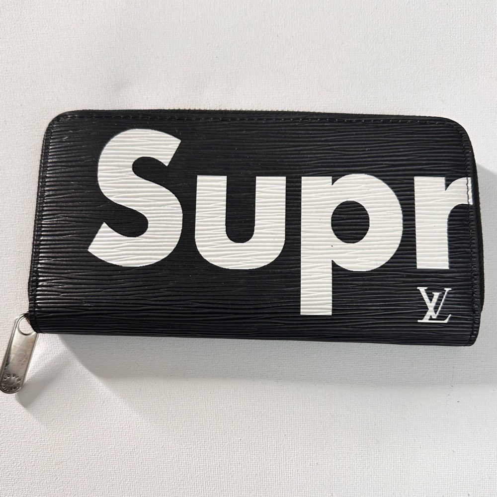 Designer White SUPREME font Black Zip Wallet